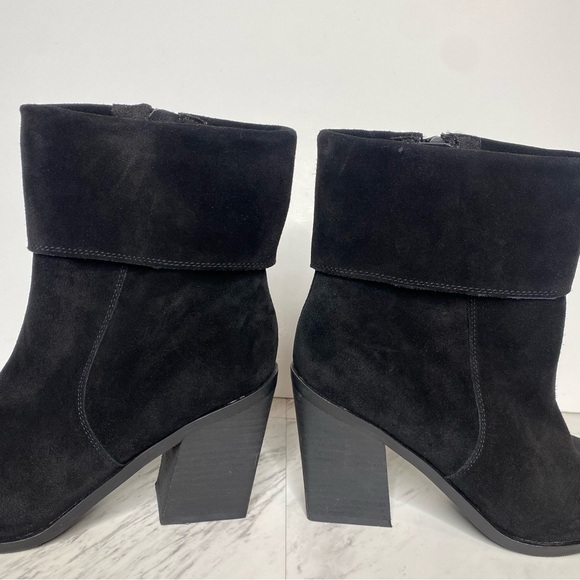 Blondo Sidnee Black Suede Heeled Bootie 7 - Picture 9 of 15